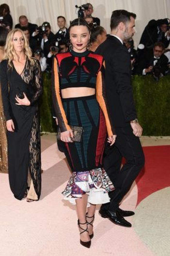 Un bloguero recrea en su casa los 'looks' más destacados de la gala Met 2016