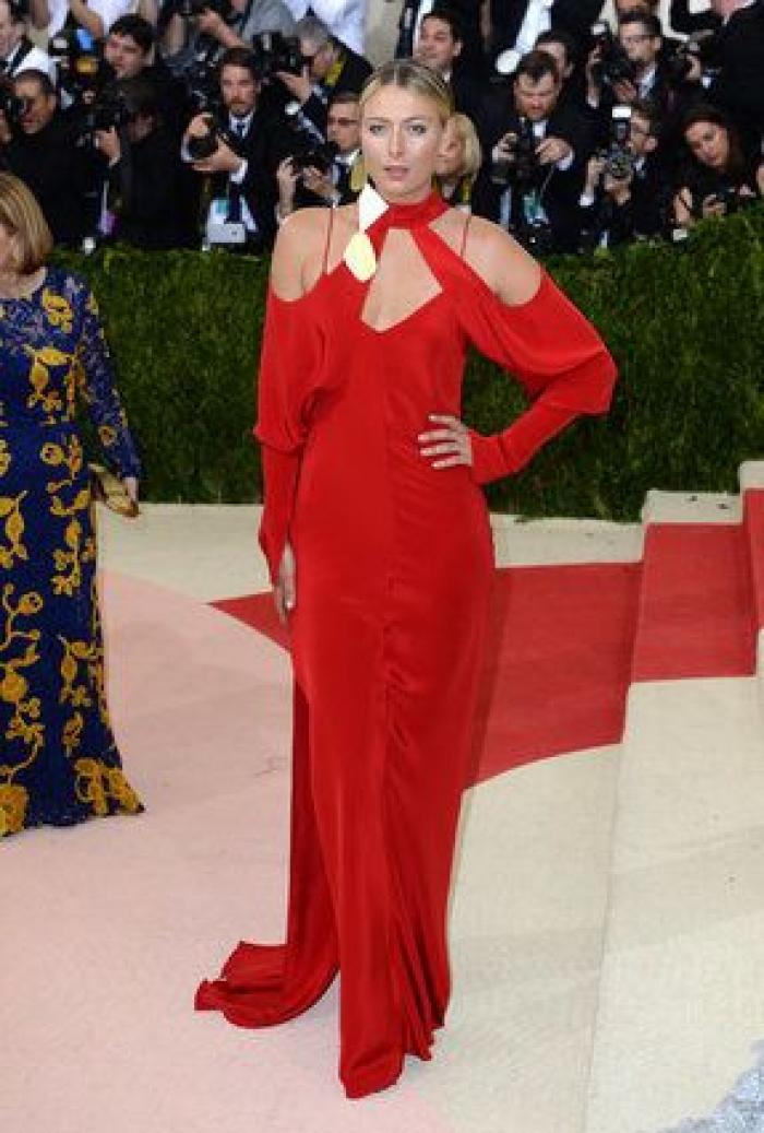 Un bloguero recrea en su casa los 'looks' más destacados de la gala Met 2016