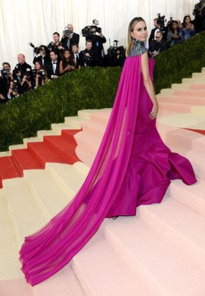 Un bloguero recrea en su casa los 'looks' más destacados de la gala Met 2016