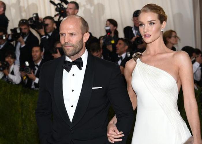 Un bloguero recrea en su casa los 'looks' más destacados de la gala Met 2016