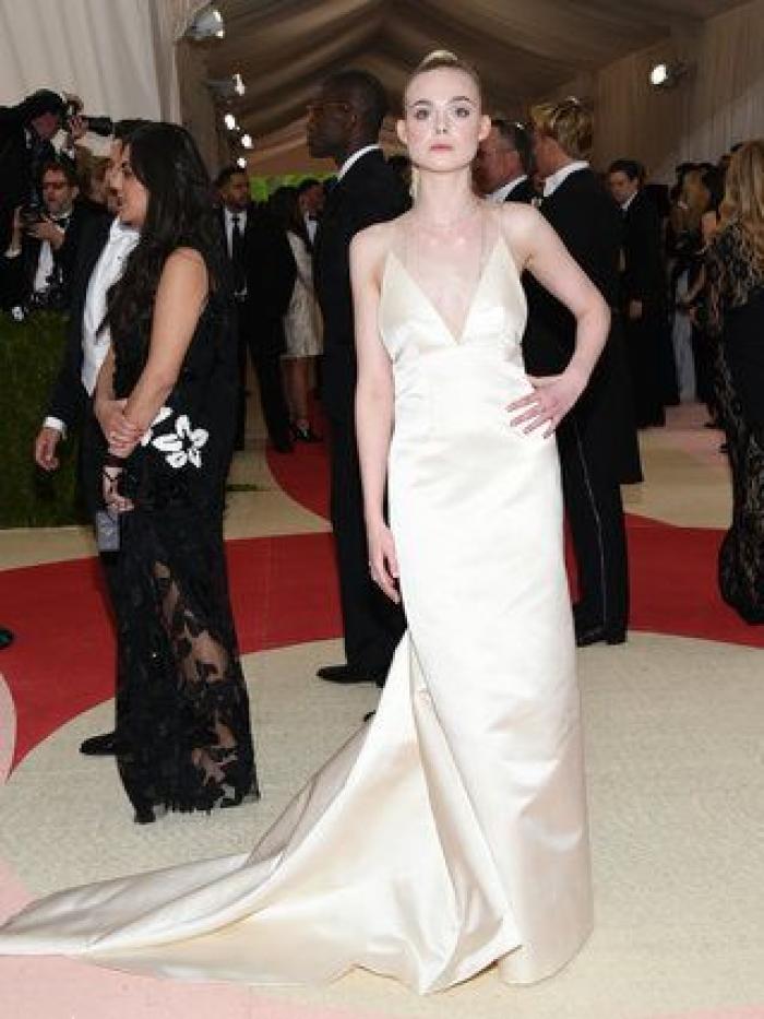 Un bloguero recrea en su casa los 'looks' más destacados de la gala Met 2016