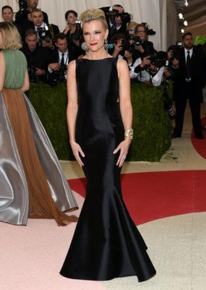 Un bloguero recrea en su casa los 'looks' más destacados de la gala Met 2016