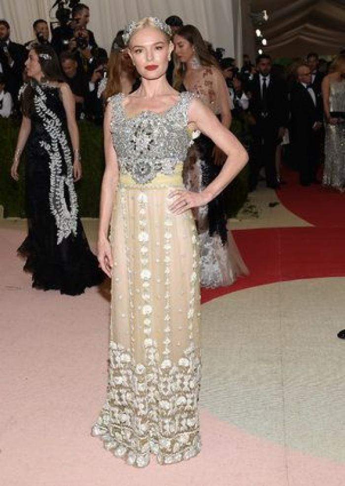 Un bloguero recrea en su casa los 'looks' más destacados de la gala Met 2016