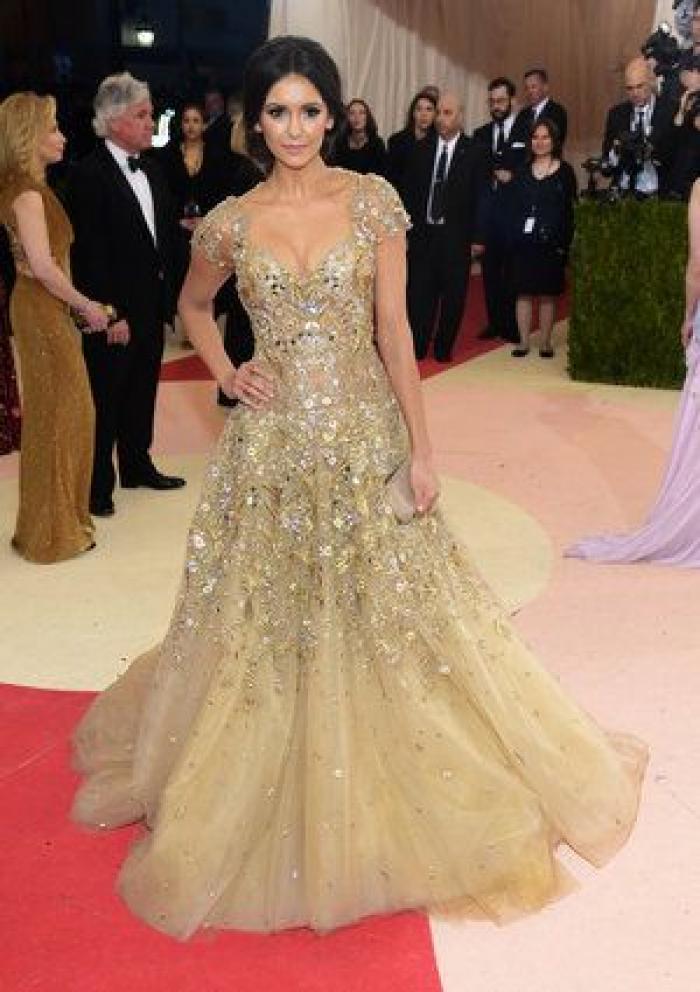 Un bloguero recrea en su casa los 'looks' más destacados de la gala Met 2016