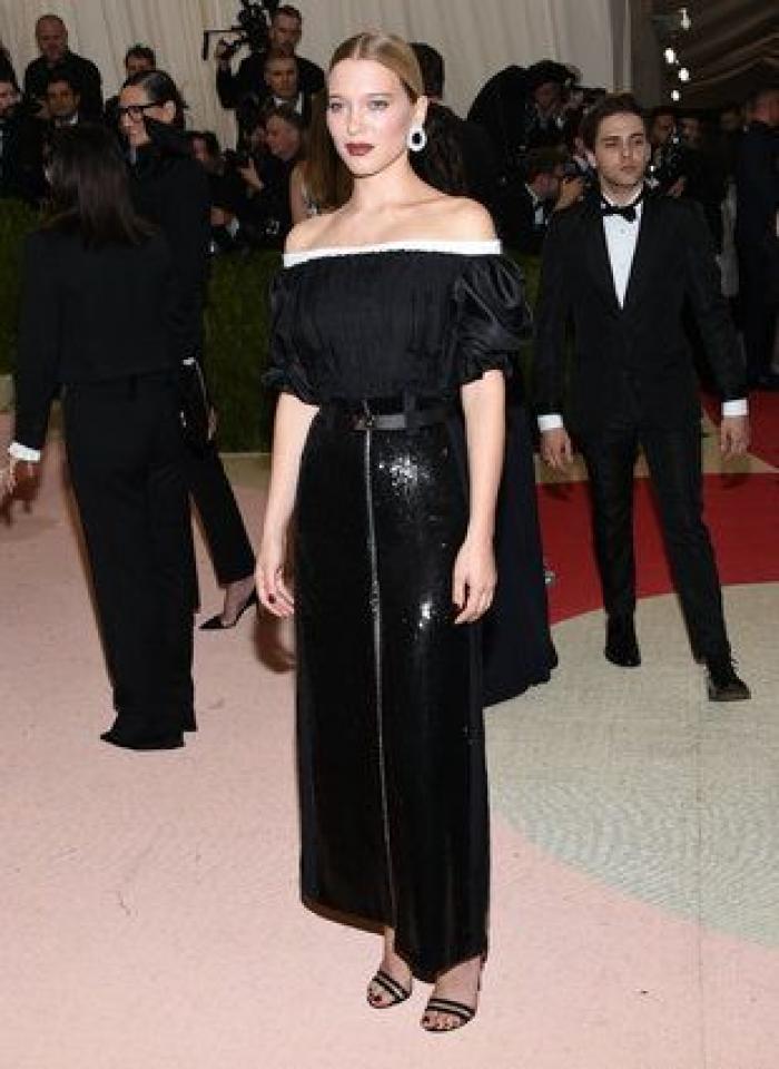 Un bloguero recrea en su casa los 'looks' más destacados de la gala Met 2016