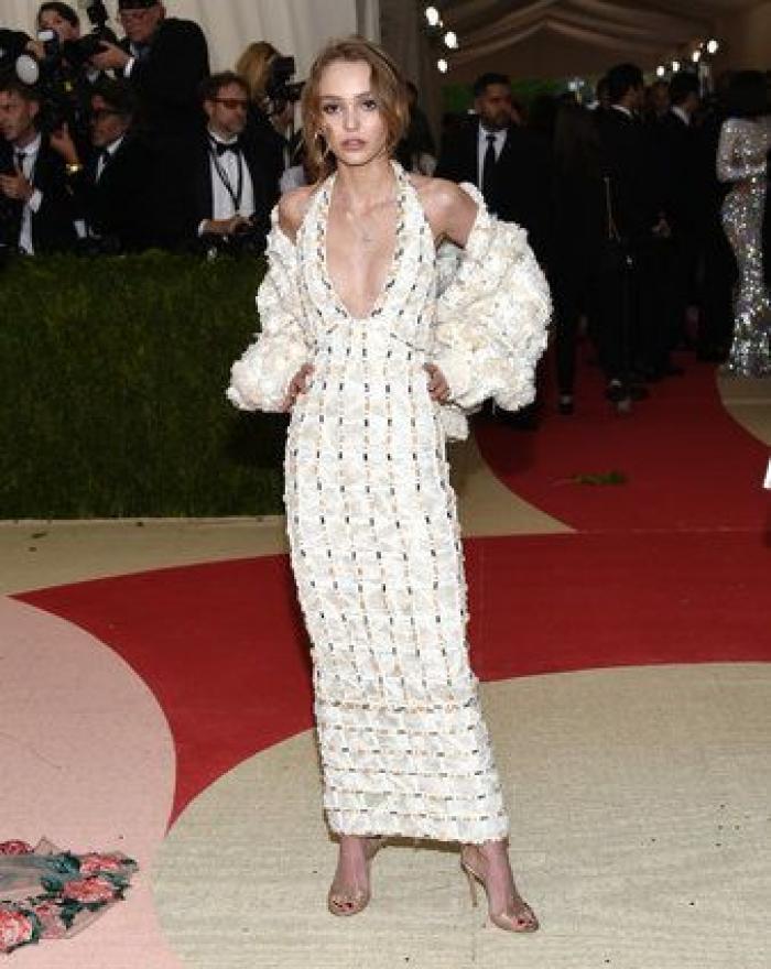 Un bloguero recrea en su casa los 'looks' más destacados de la gala Met 2016