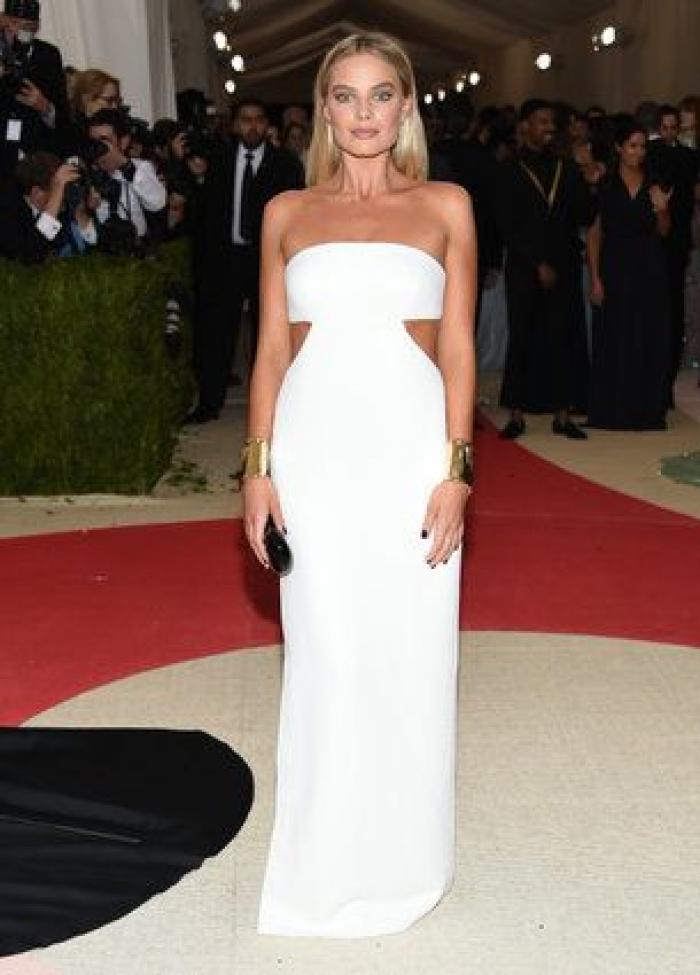 Un bloguero recrea en su casa los 'looks' más destacados de la gala Met 2016