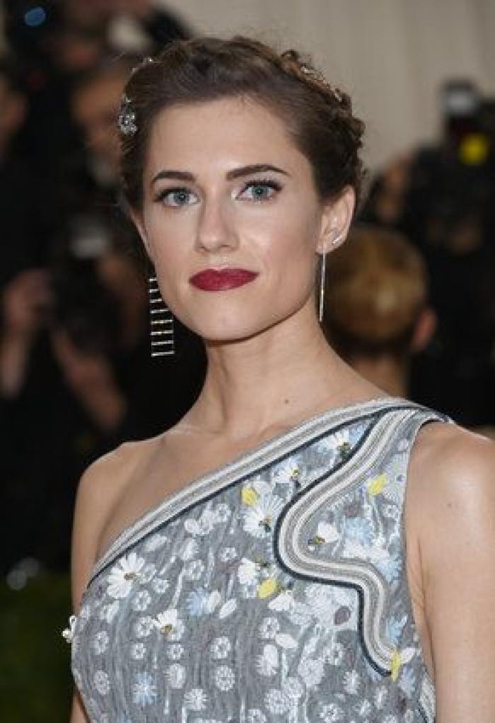 Un bloguero recrea en su casa los 'looks' más destacados de la gala Met 2016