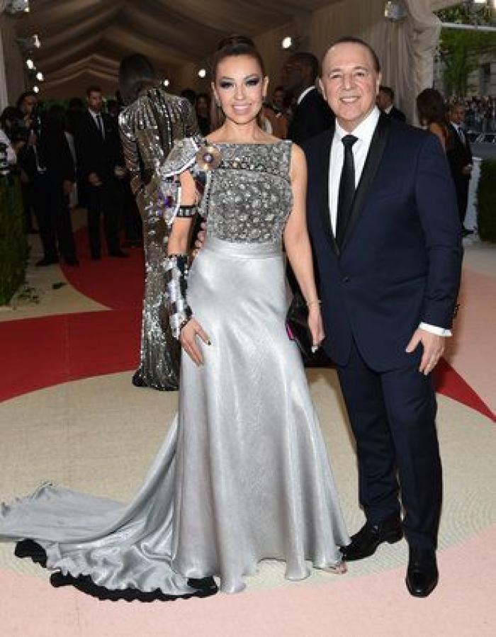 Un bloguero recrea en su casa los 'looks' más destacados de la gala Met 2016