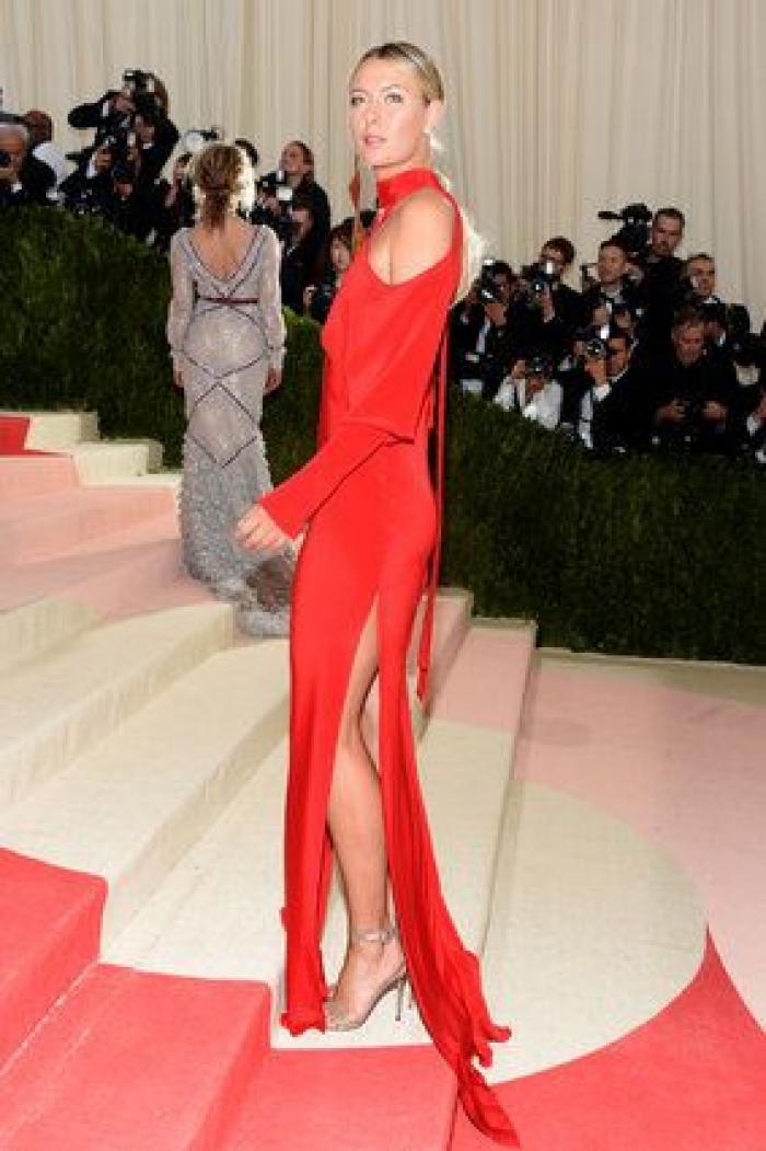 Un bloguero recrea en su casa los 'looks' más destacados de la gala Met 2016