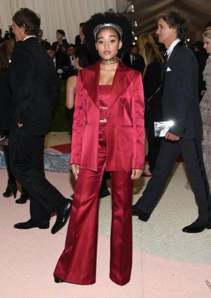 Un bloguero recrea en su casa los 'looks' más destacados de la gala Met 2016