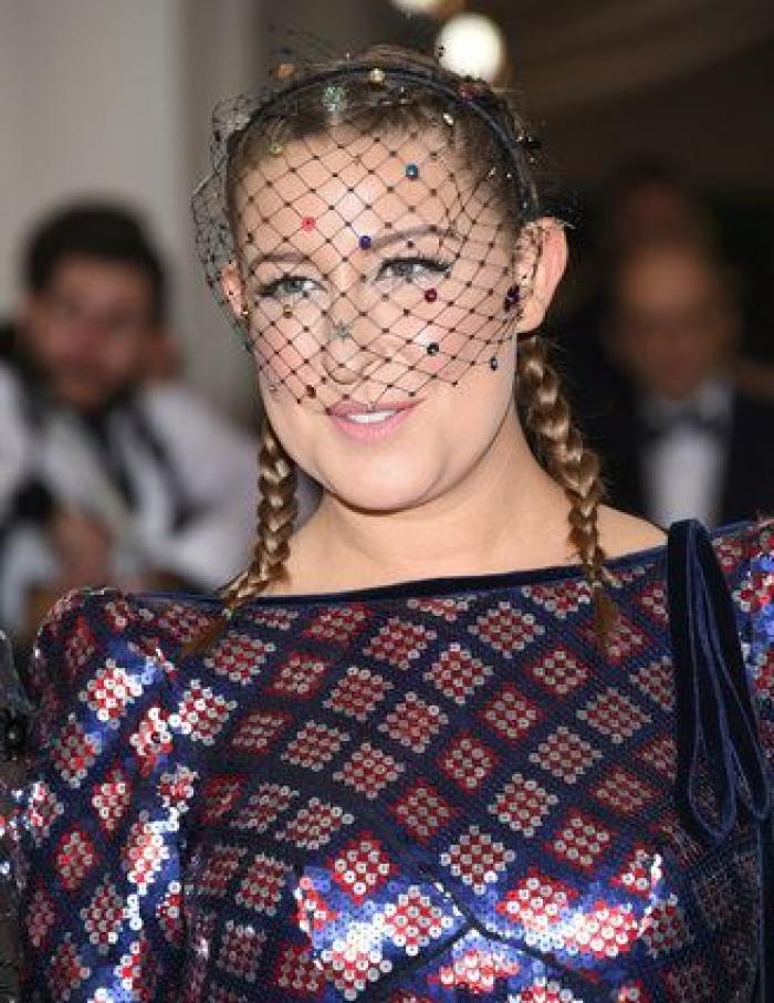 Un bloguero recrea en su casa los 'looks' más destacados de la gala Met 2016