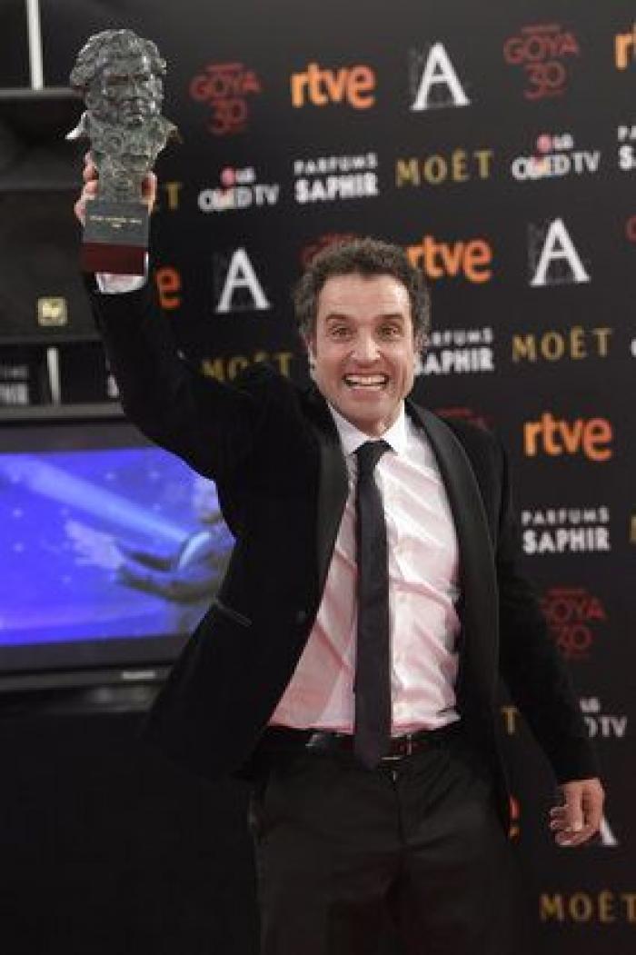 Más de cien intelectuales apoyan en un manifiesto la confluencia de IU y Podemos