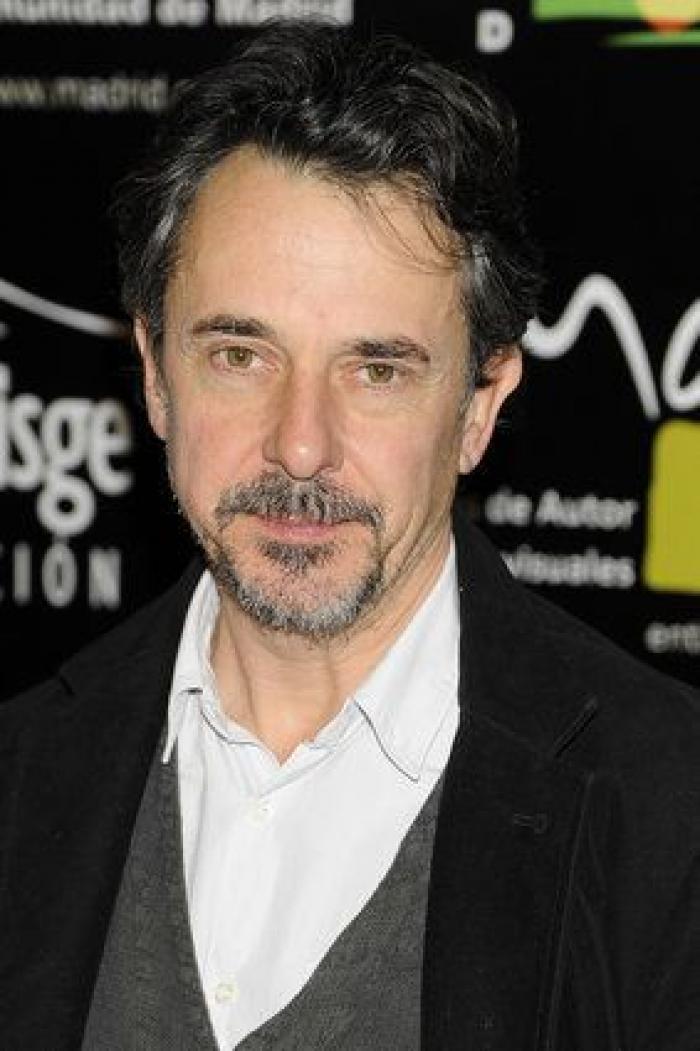 Más de cien intelectuales apoyan en un manifiesto la confluencia de IU y Podemos