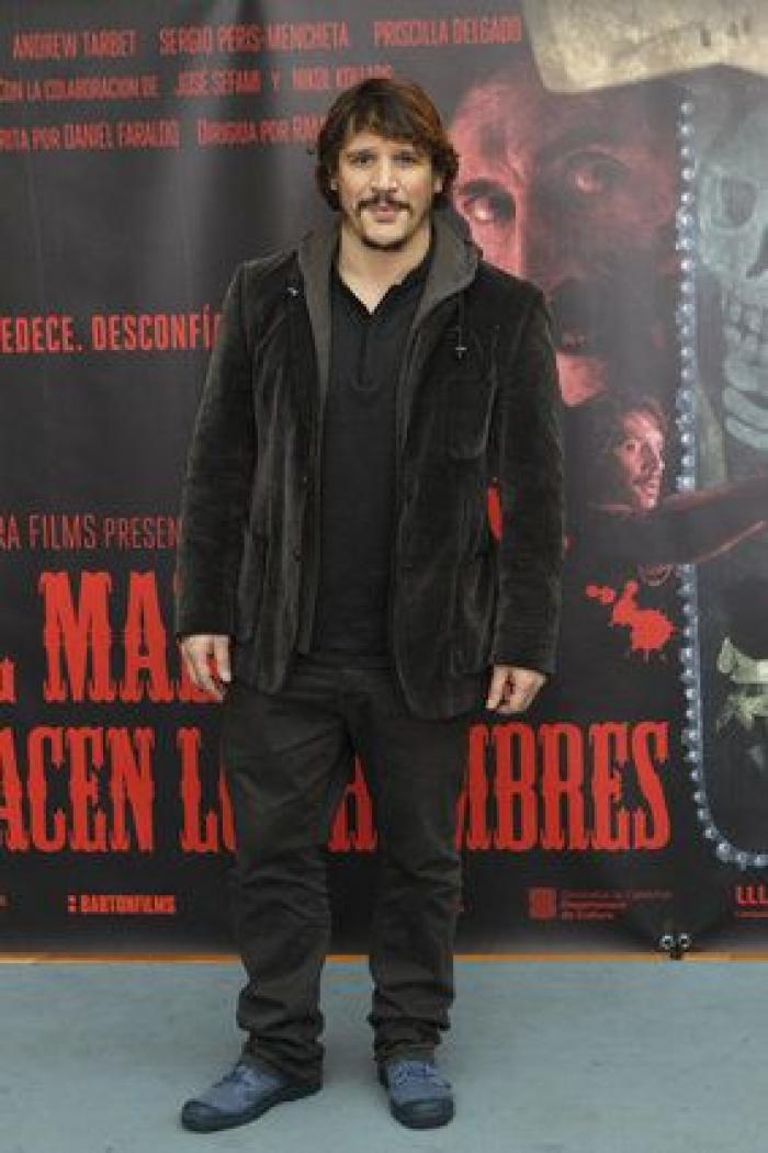 Más de cien intelectuales apoyan en un manifiesto la confluencia de IU y Podemos