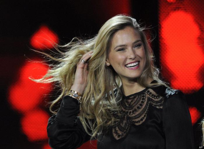 Israel censura (otra vez) un anuncio de la modelo Bar Refaeli