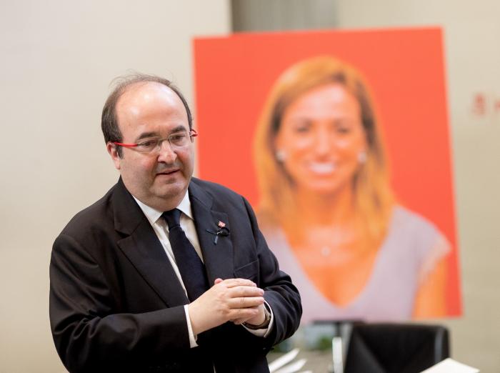 El último adiós a Carme Chacón