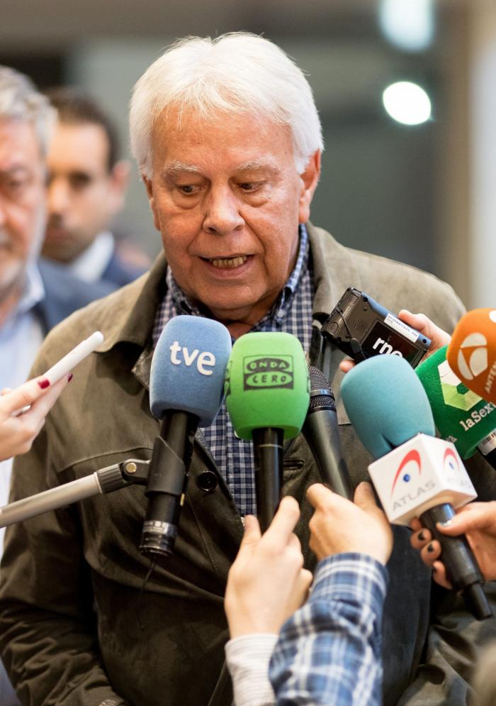 El último adiós a Carme Chacón