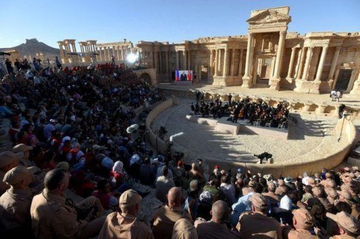 Palmira celebra la victoria frente al Daesh con un concierto de orquesta rusa
