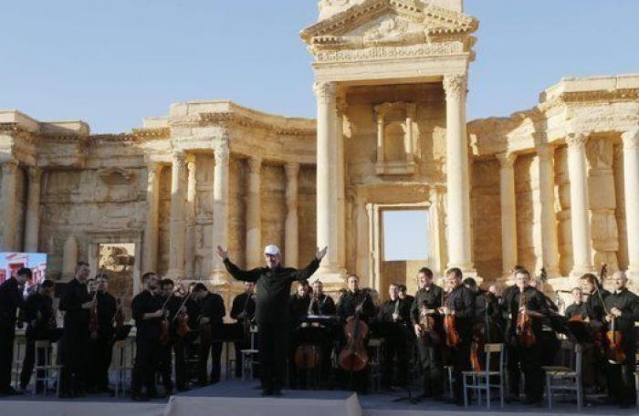 Palmira celebra la victoria frente al Daesh con un concierto de orquesta rusa