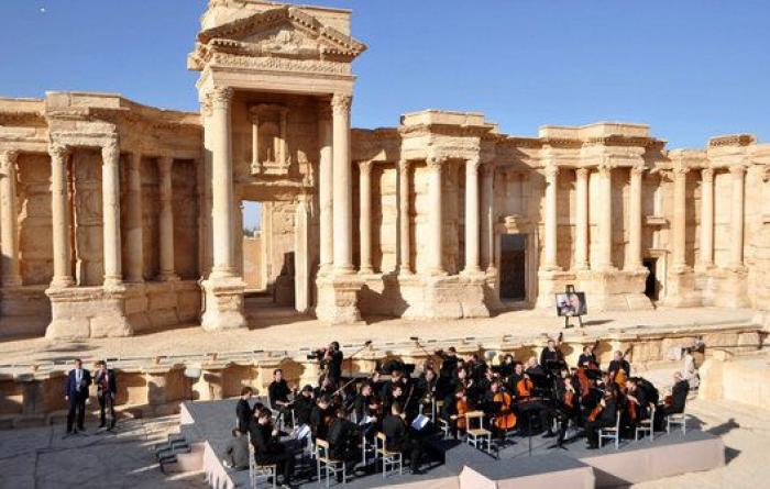 Palmira celebra la victoria frente al Daesh con un concierto de orquesta rusa