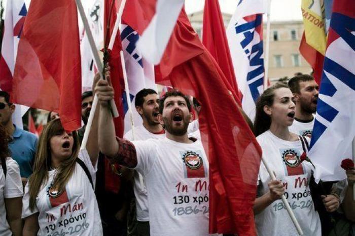 Grecia aprueba una polémica reforma fiscal y de las pensiones