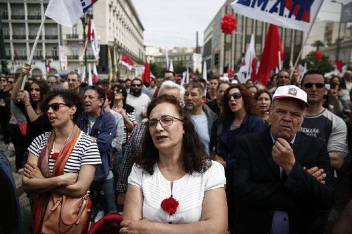 Grecia aprueba una polémica reforma fiscal y de las pensiones