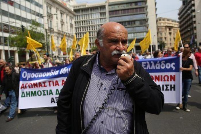 Grecia aprueba una polémica reforma fiscal y de las pensiones