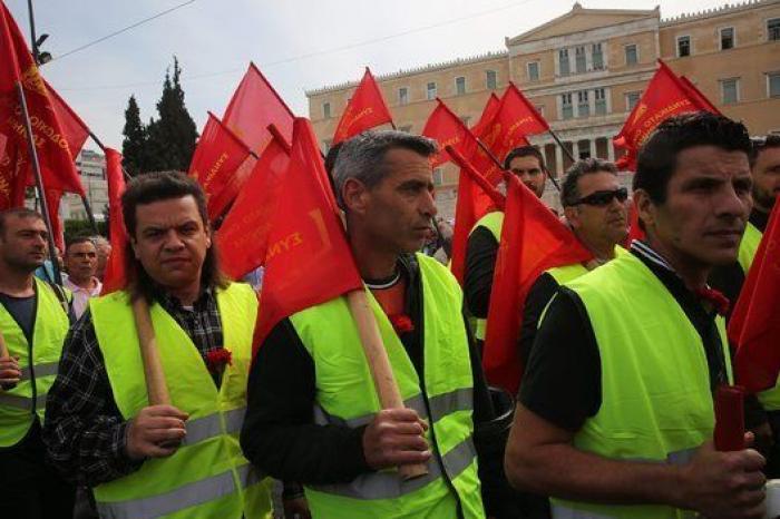 Grecia aprueba una polémica reforma fiscal y de las pensiones
