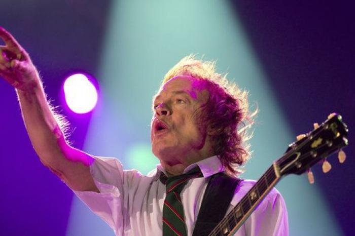 La prensa elogia con unanimidad el debut de Axl Rose con AC/DC