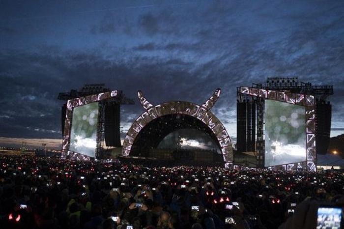 La prensa elogia con unanimidad el debut de Axl Rose con AC/DC