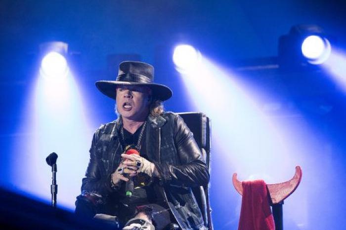 La prensa elogia con unanimidad el debut de Axl Rose con AC/DC