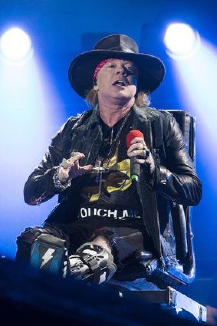 La prensa elogia con unanimidad el debut de Axl Rose con AC/DC