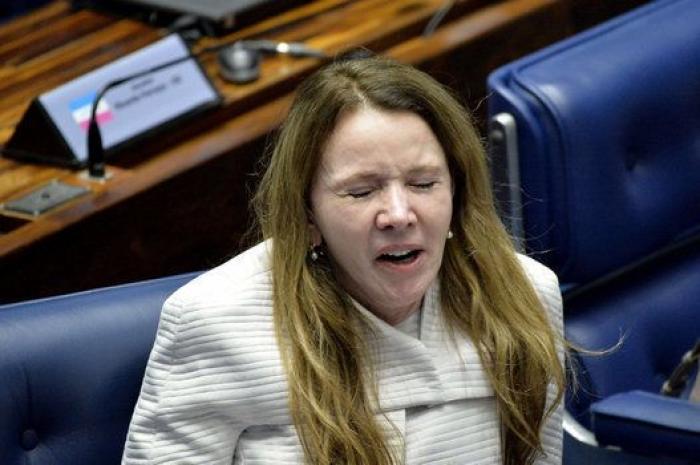 Festival de bostezos y sueño en la maratoniana sesión del Senado brasileño