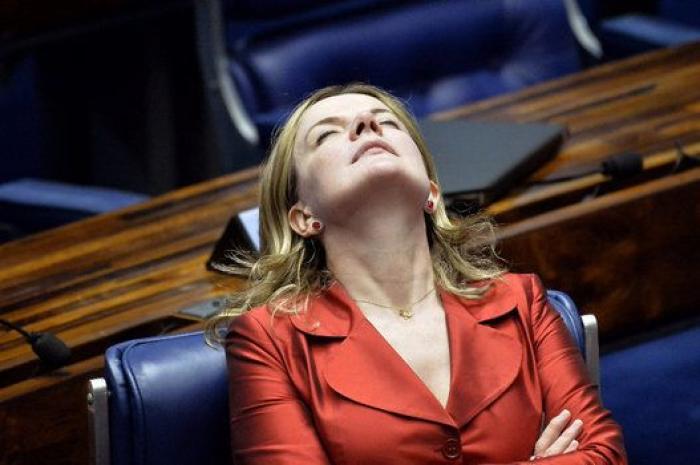 Festival de bostezos y sueño en la maratoniana sesión del Senado brasileño