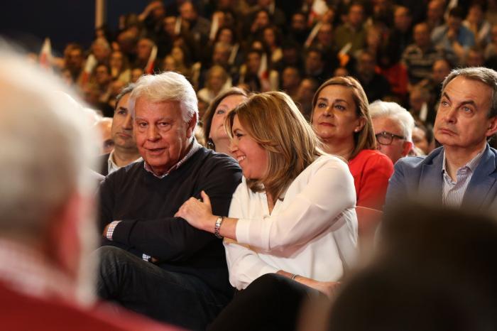 Detrás de los focos de la candidatura de Díaz: 'Carma', la falsa sobrina de Guerra y un 'hit' de Izal