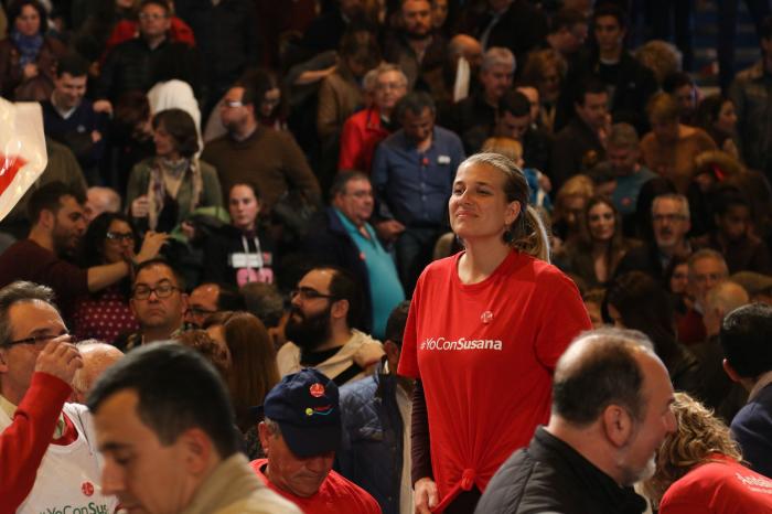 Detrás de los focos de la candidatura de Díaz: 'Carma', la falsa sobrina de Guerra y un 'hit' de Izal