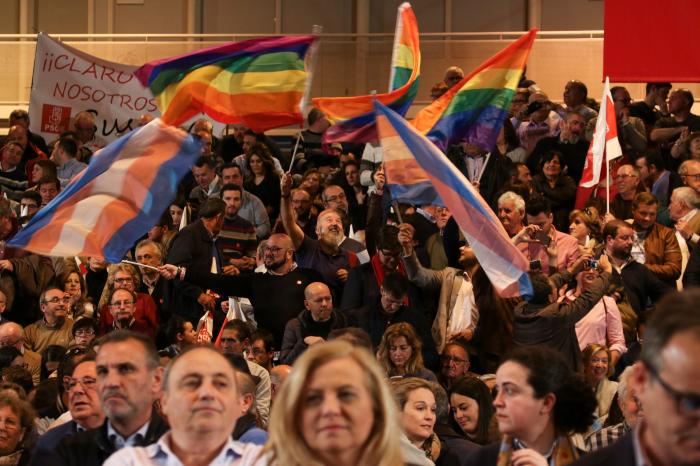 Detrás de los focos de la candidatura de Díaz: 'Carma', la falsa sobrina de Guerra y un 'hit' de Izal