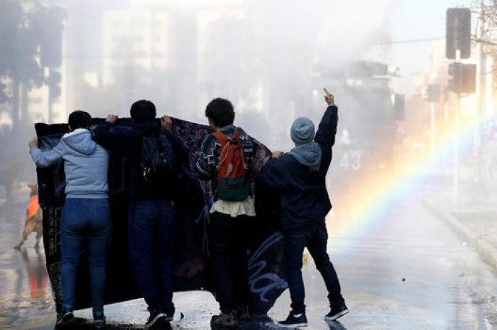Cascadas en el chupinazo, banderas al viento y pelotas voladoras en Wimbledon, las fotos del martes 6 de julio