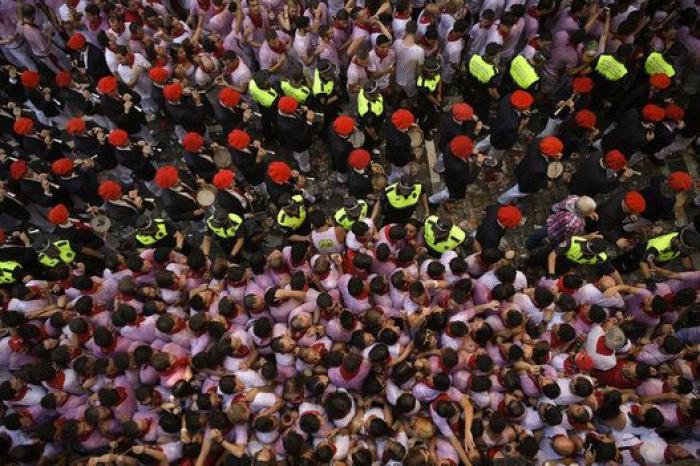 "¡Pamplonesas, pamploneses!": las mejores imágenes del chupinazo 2016