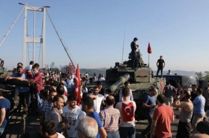 El día después del golpe de Estado en imágenes