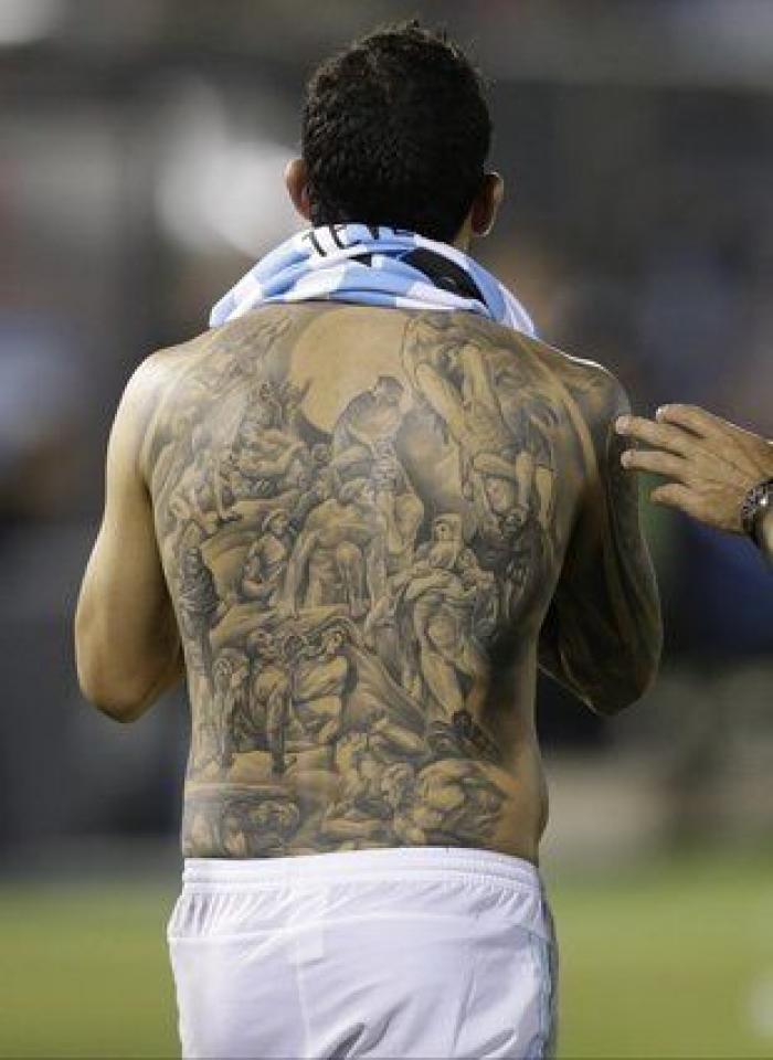 15 famosos tatuados que van más allá del detalle