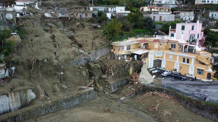 El desastre de la isla de Ischia, con al menos 7 muertos, recuerda la fragilidad de Italia