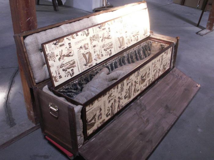 El robo en una vivienda saca a la luz un cadáver momificado