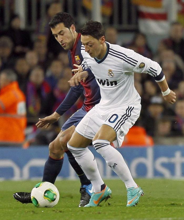 El detalle en esta foto que ha puesto en apuros a Isco