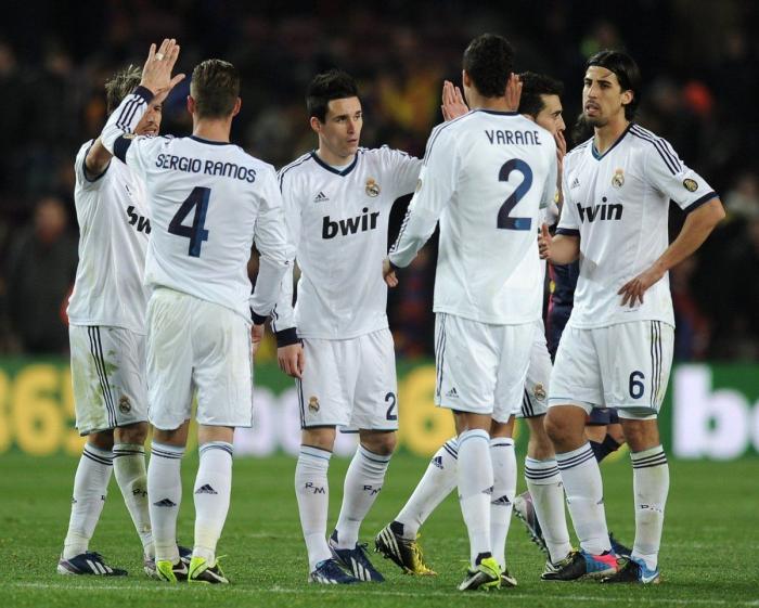 El detalle en esta foto que ha puesto en apuros a Isco