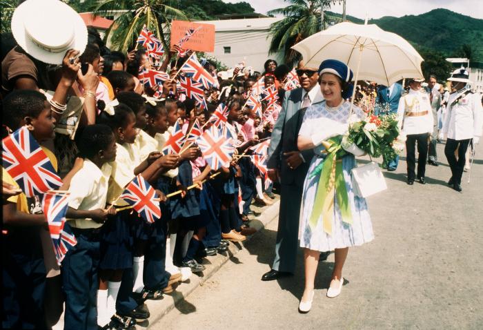 Cómo quedan los títulos y la línea sucesoria tras la muerte de Isabel II