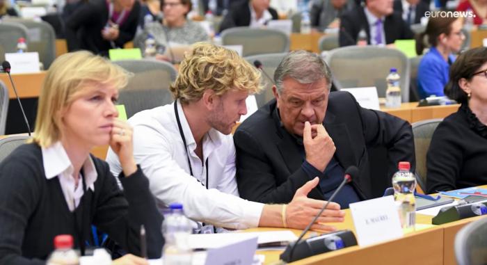 La Eurocámara lanza su reforma interna para evitar más corrupción como la del Qatargate