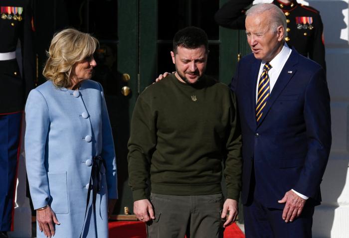 Al menos un muerto y 20 heridos en Kiev por una nueva ola de ataques rusos