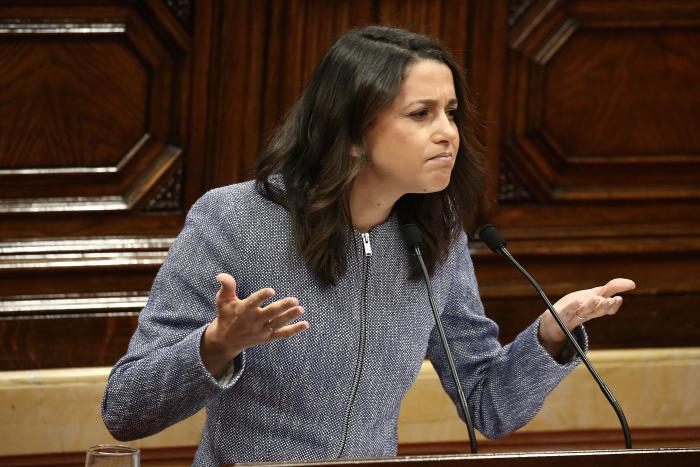 Una diputada de Ciudadanos se queja de las citas médicas en Madrid y las respuestas eran de esperar